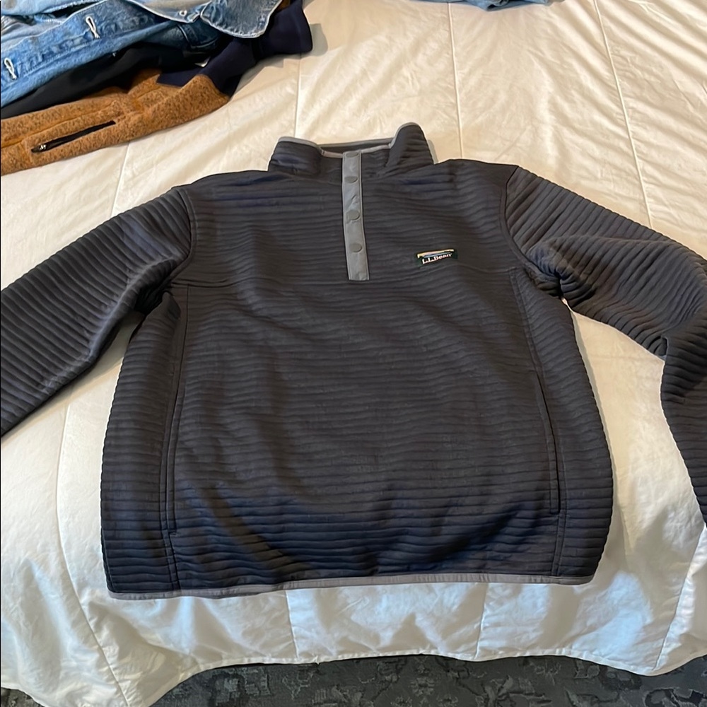 Patagonia Dark Gray Pullover